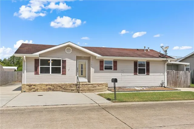 $205,000 | 1403 West 1st Street, Belle Chasse, LA 70037