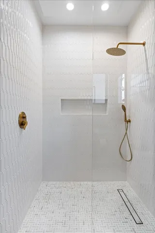 $1,224,900 | 1833 North Larrabee Street, Unit 1, Chicago, IL 60614