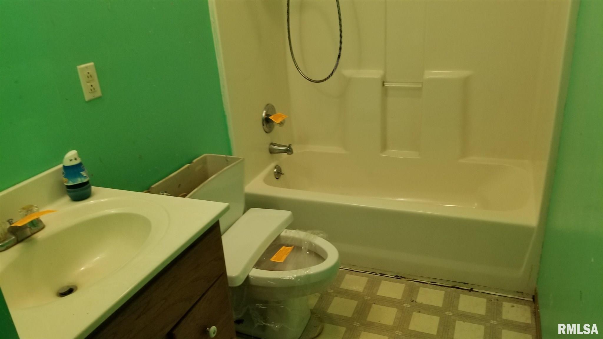 1827 South 5th Street Springfield, IL 62703 - Photo 2 of 19