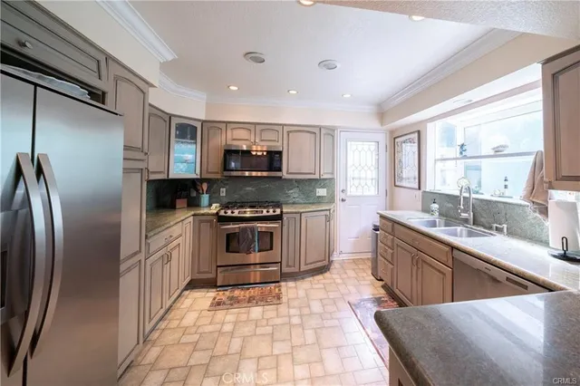 $6,500 | 16775 15th Street, Unit B, Sunset Beach, CA 90742