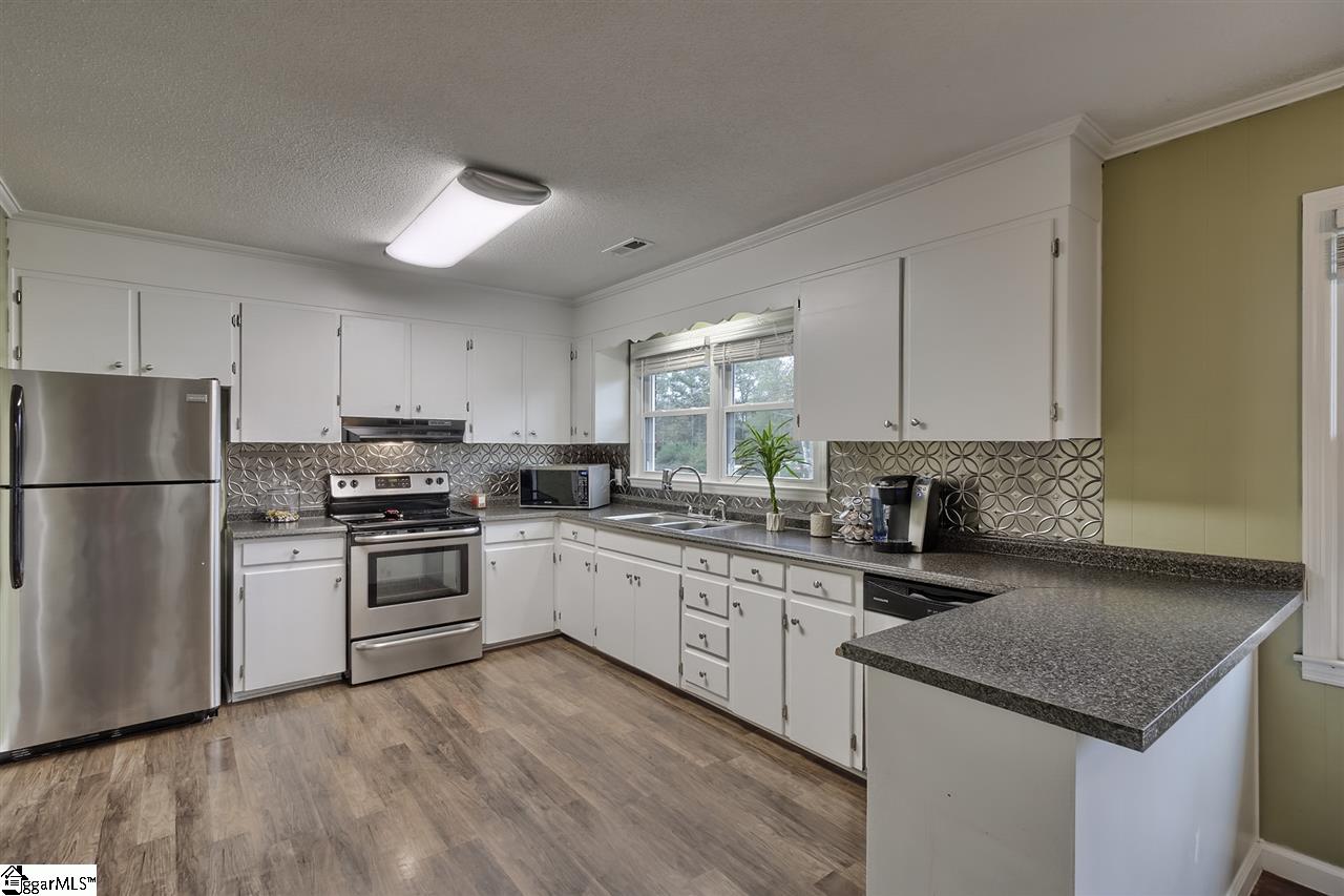 144 Rutledge Street Easley, SC 29640 - Photo 4 of 18 Gallery Image 4