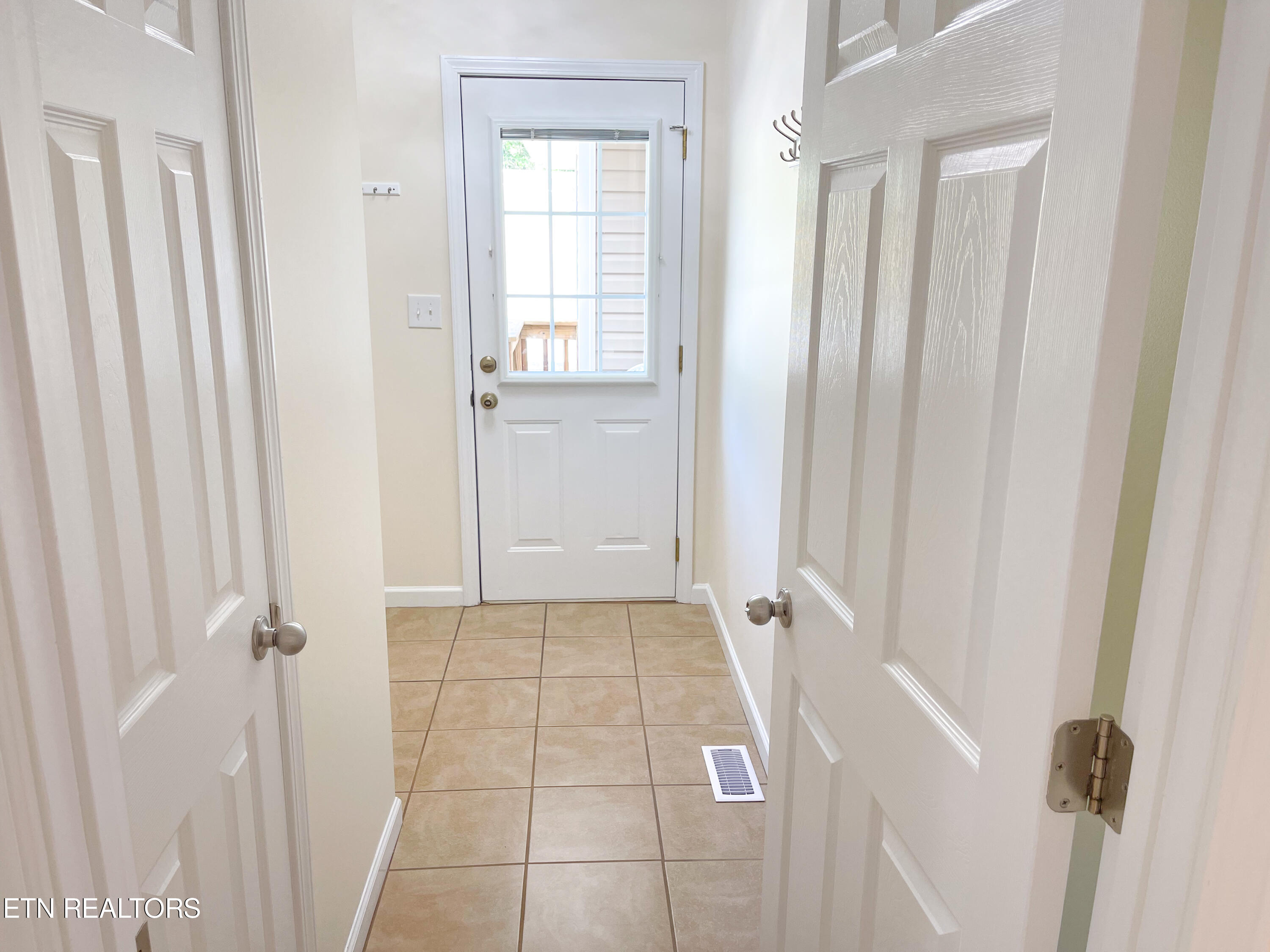 457 Shady Road Oliver Springs, TN 37840 - Photo 18 of 60 Entrance from drive way