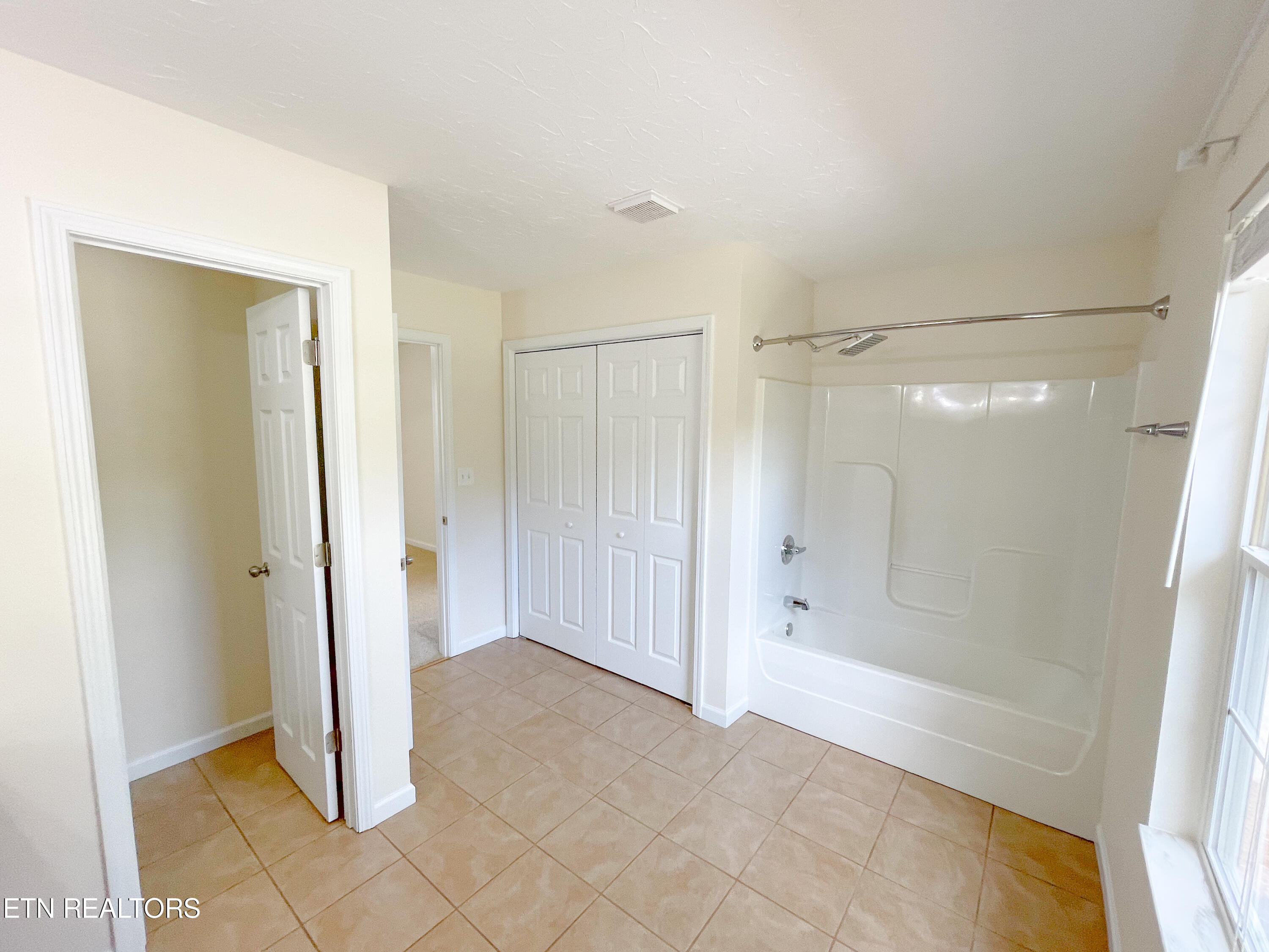 457 Shady Road Oliver Springs, TN 37840 - Photo 21 of 60 primary bath shower