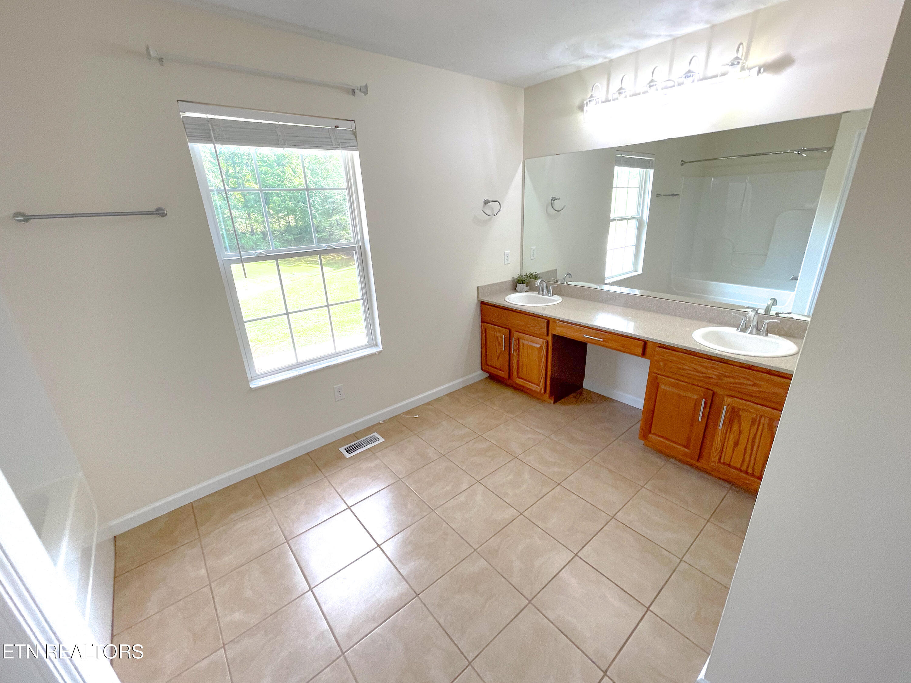457 Shady Road Oliver Springs, TN 37840 - Photo 22 of 60 primary bath sinks