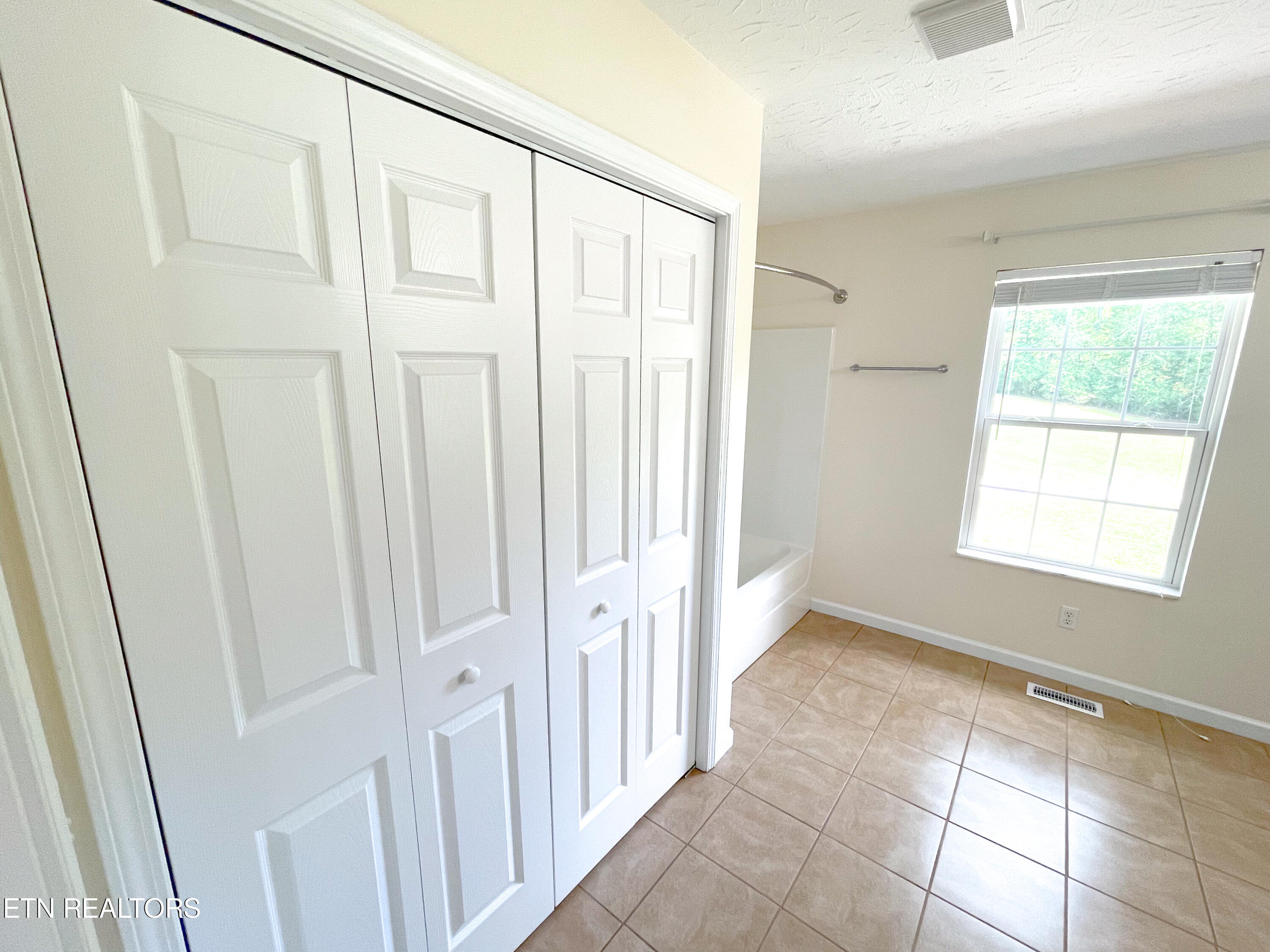 457 Shady Road Oliver Springs, TN 37840 - Photo 24 of 60 primary bath Closet