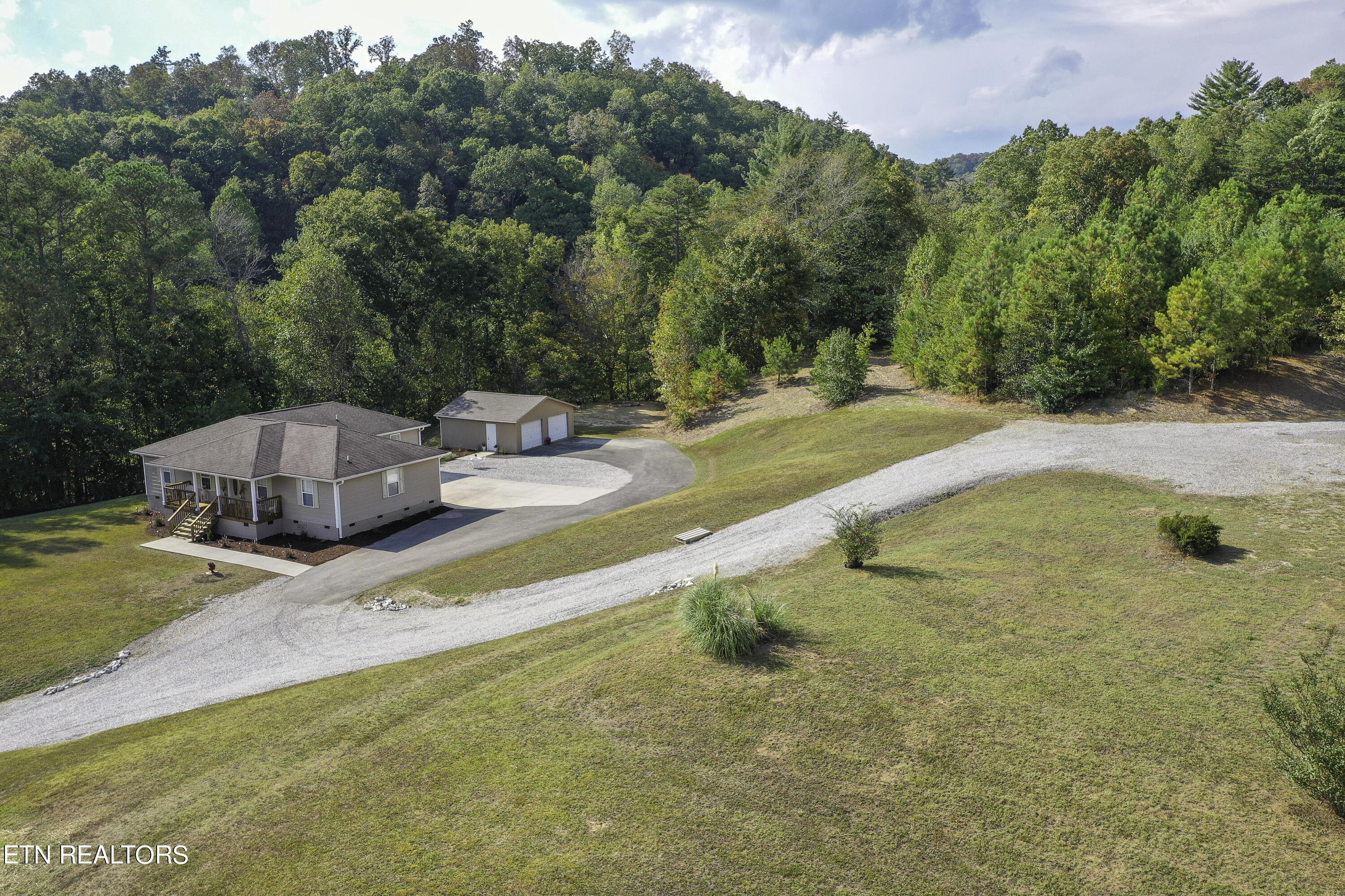 457 Shady Road Oliver Springs, TN 37840 - Photo 27 of 60 house and garage