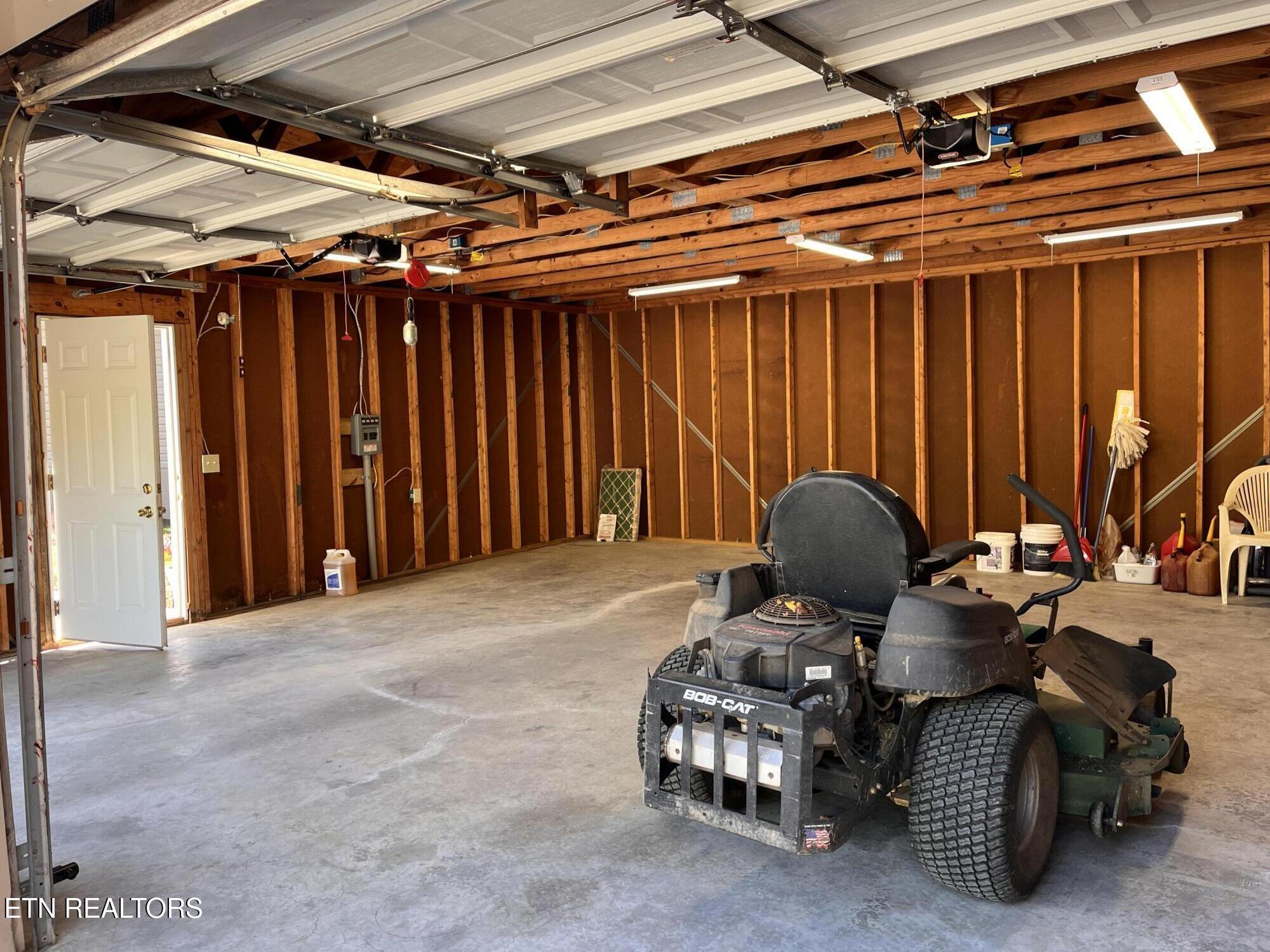 457 Shady Road Oliver Springs, TN 37840 - Photo 30 of 60 Garage side door