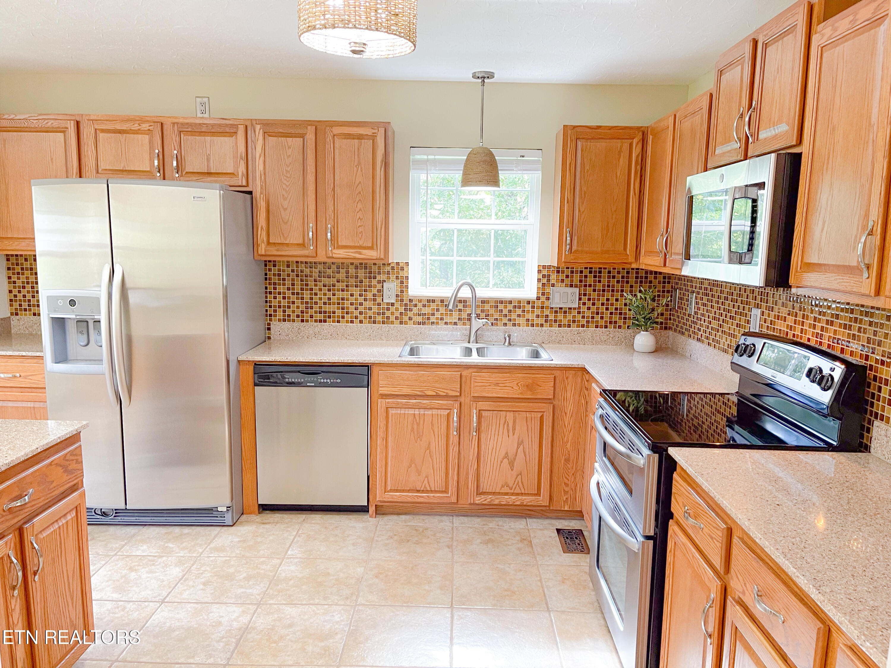 457 Shady Road Oliver Springs, TN 37840 - Photo 3 of 60 kitchen