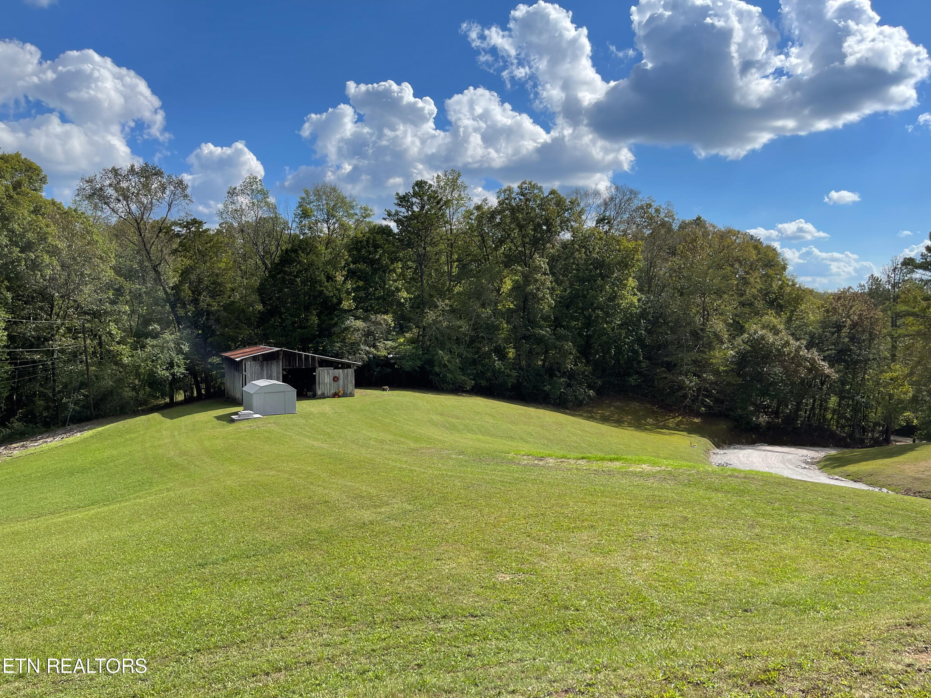 457 Shady Road Oliver Springs, TN 37840 - Photo 45 of 60 barn and field