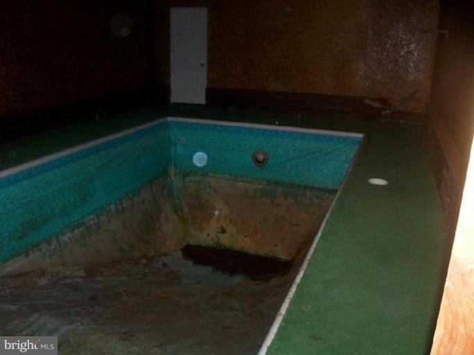 21217 Queens Point Road Southwest Westernport, MD 21562 - Photo 4 of 5 Swimming Pool