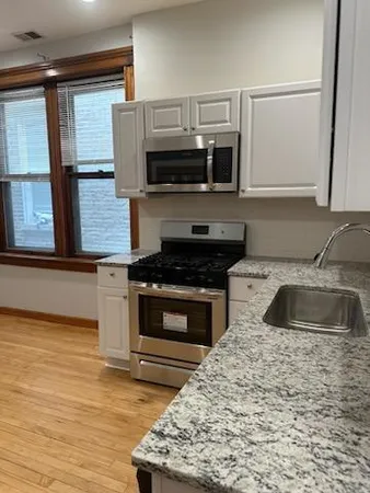 $2,295 | 1424 North Maplewood Avenue, Unit 2F, Chicago, IL 60622