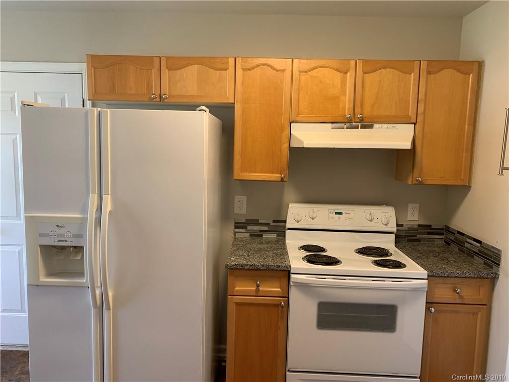 4004 Ranchview Lane Charlotte, NC 28216 - Photo 3 of 19 Gallery Image 3