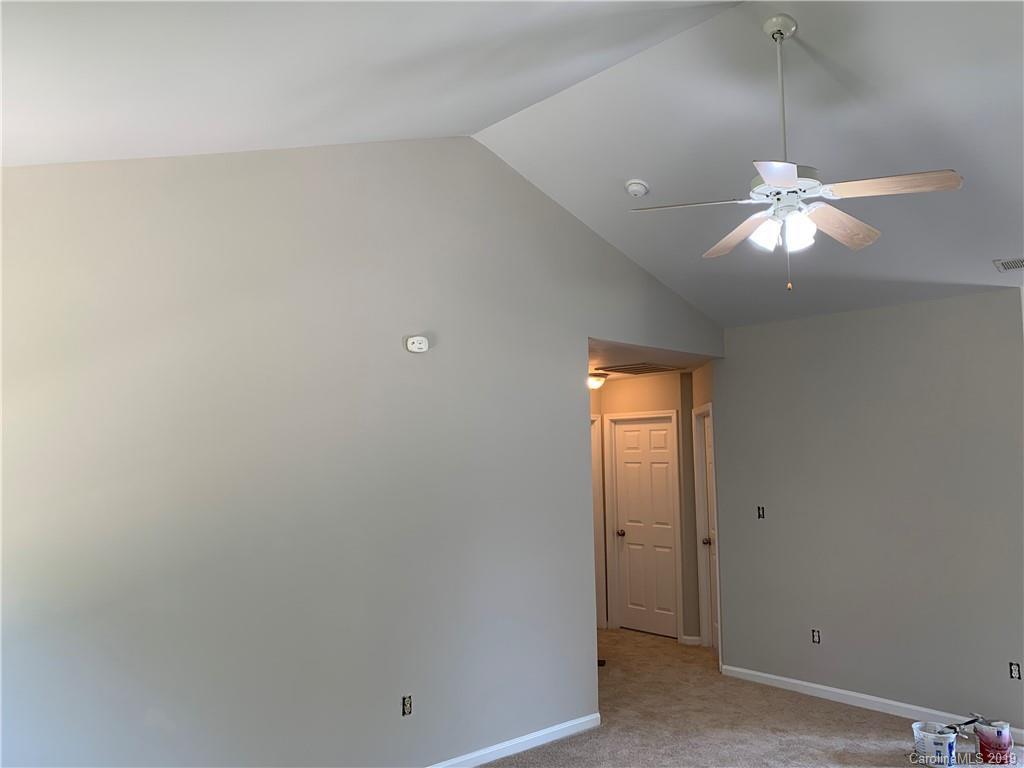 4004 Ranchview Lane Charlotte, NC 28216 - Photo 8 of 19 Gallery Image 8