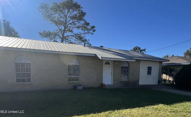 $1,625 | 325 Ferguson Avenue, Long Beach, MS 39560