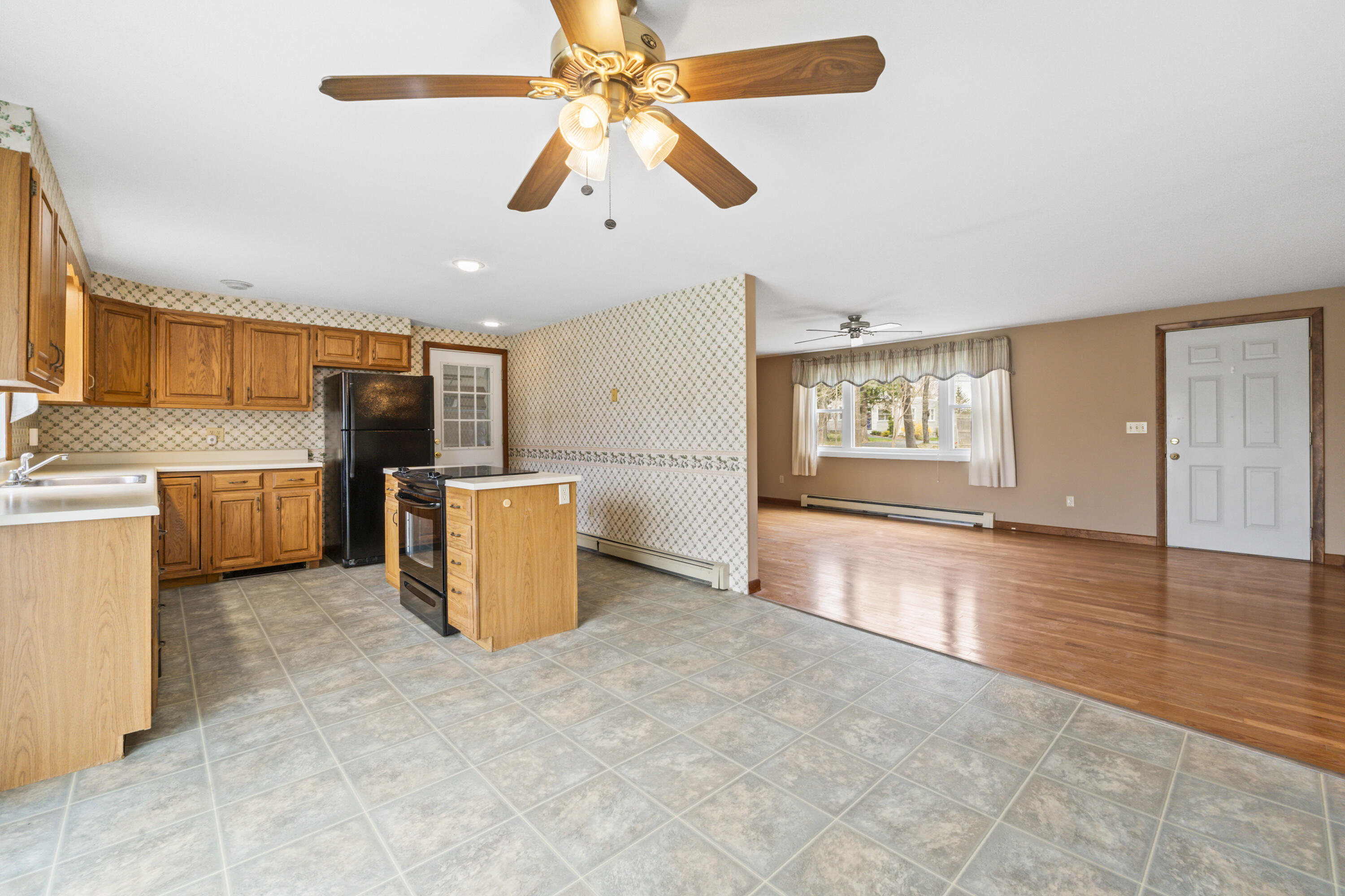 286 Hanscom Road Eliot, ME 03903 - Photo 11 of 68 286 Hanscom Rd_114