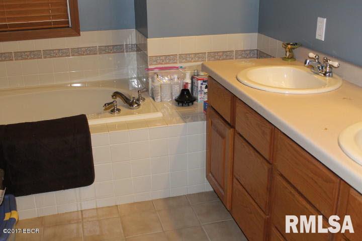 3042 Rolla Road Carterville, IL 62918 - Photo 6 of 10 Gallery Image 6