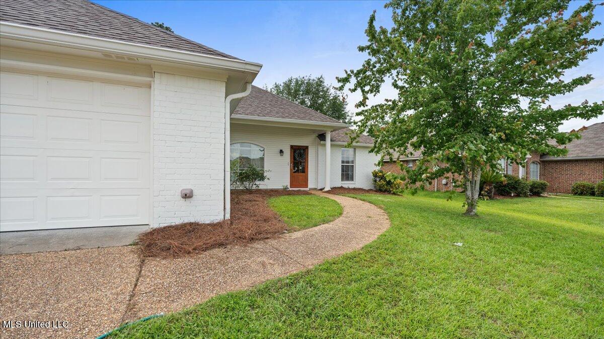 357 Kings Ridge Circle Brandon, MS 39047 - Photo 1 of 24 01-DSC03346