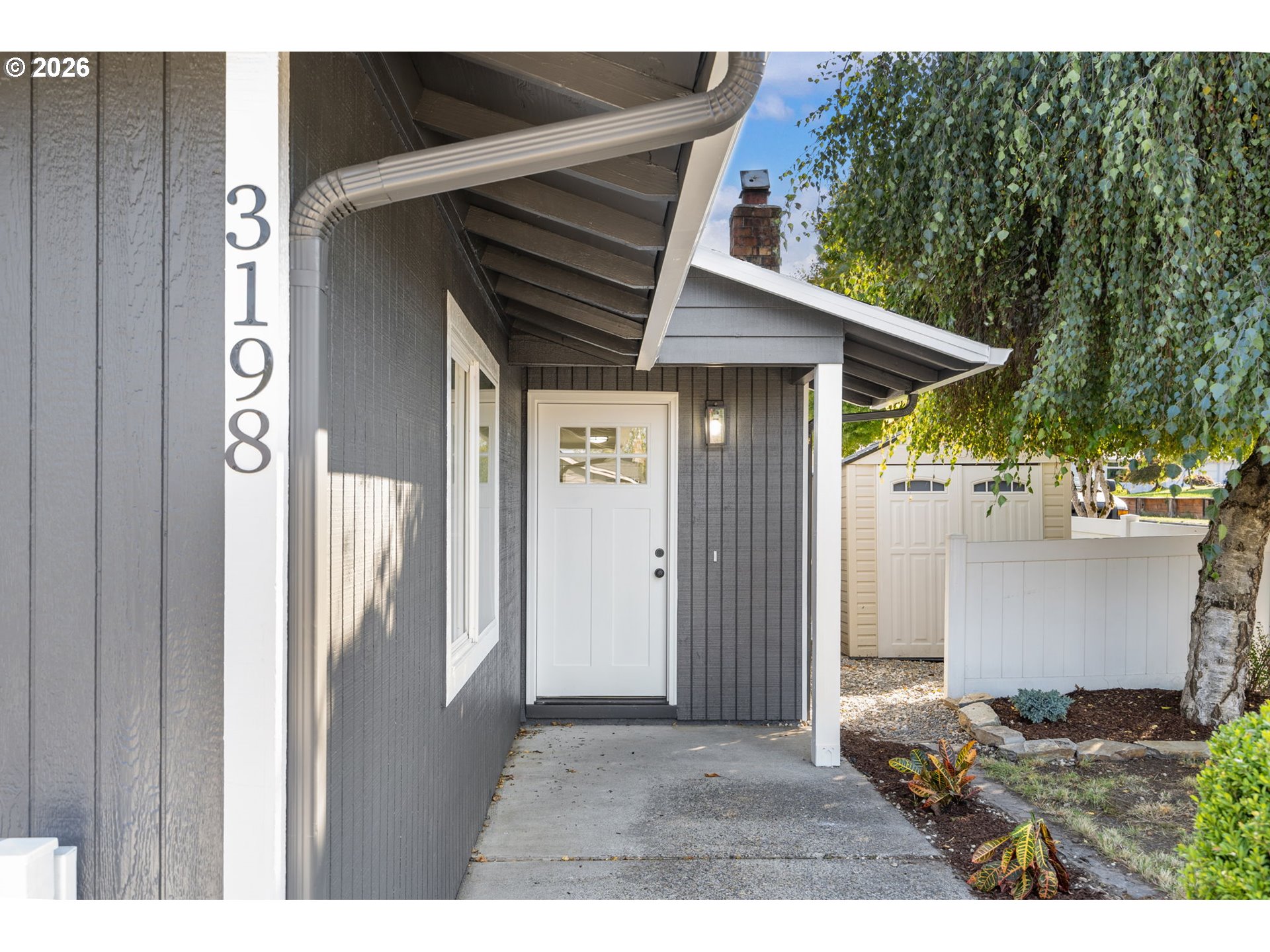 3198 Southwest 16th Circle Gresham, OR 97080 - Photo 2 of 31