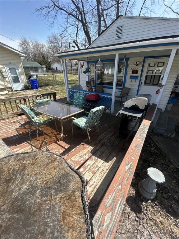 1253 East Lawrence Street Decatur, IL 62521 - Photo 4 of 21