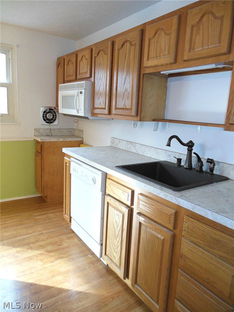 1694 Falkirk Road Madison, OH 44057 - Photo 8 of 23