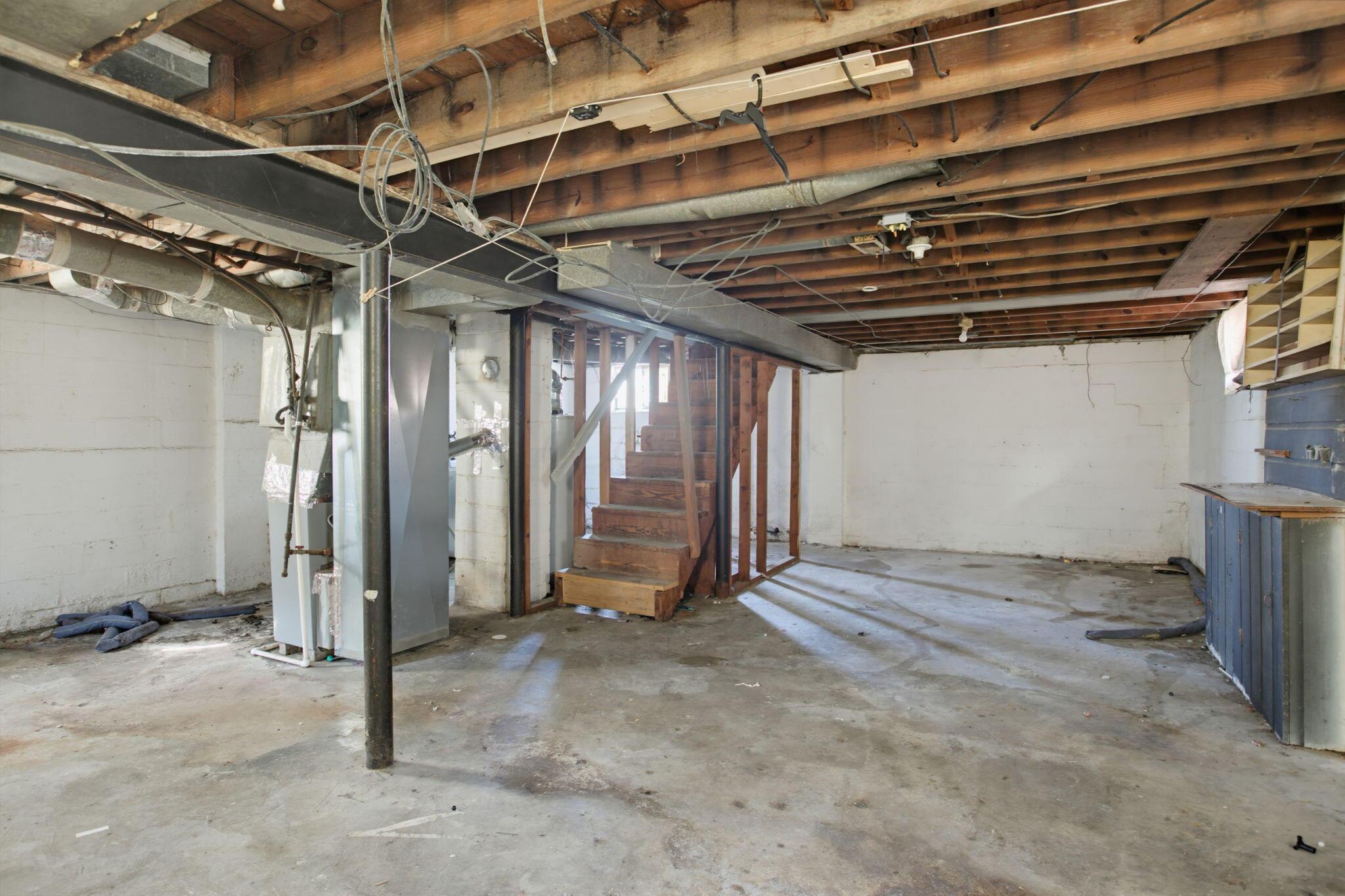 2576 Beulah Road Columbus, OH 43211 - Photo 35 of 36 36-web-or-mls-2576_Beulah_Rd_36