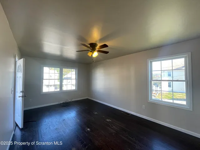 $1,500 | 127 West Line Street, Unit DOWNSTAIRS, Olyphant, PA 18447