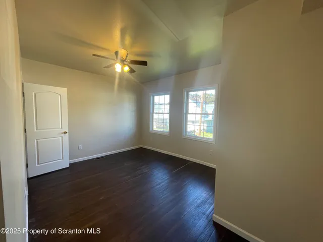 $1,500 | 127 West Line Street, Unit DOWNSTAIRS, Olyphant, PA 18447