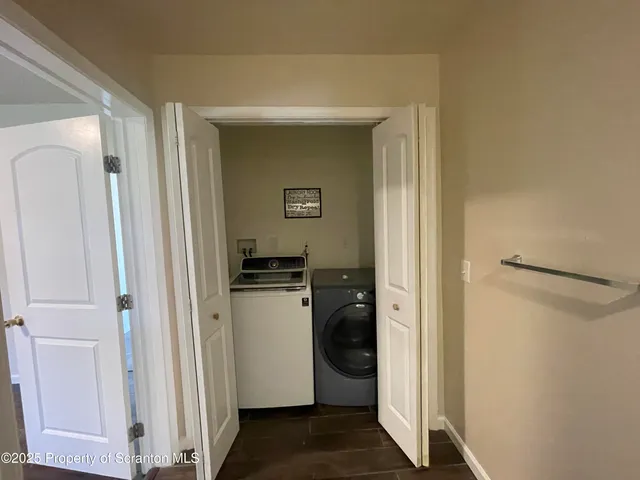 $1,500 | 127 West Line Street, Unit DOWNSTAIRS, Olyphant, PA 18447