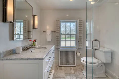 93 Egypt Lane, East Hampton, NY 11937