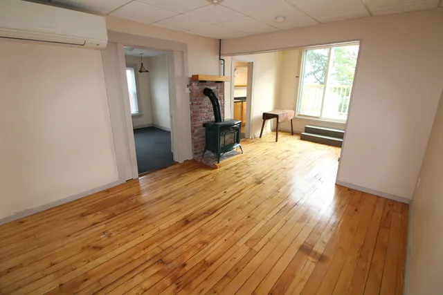 $1,850 | 27 Centenary Avenue, Unit 2, Laconia, NH 03246