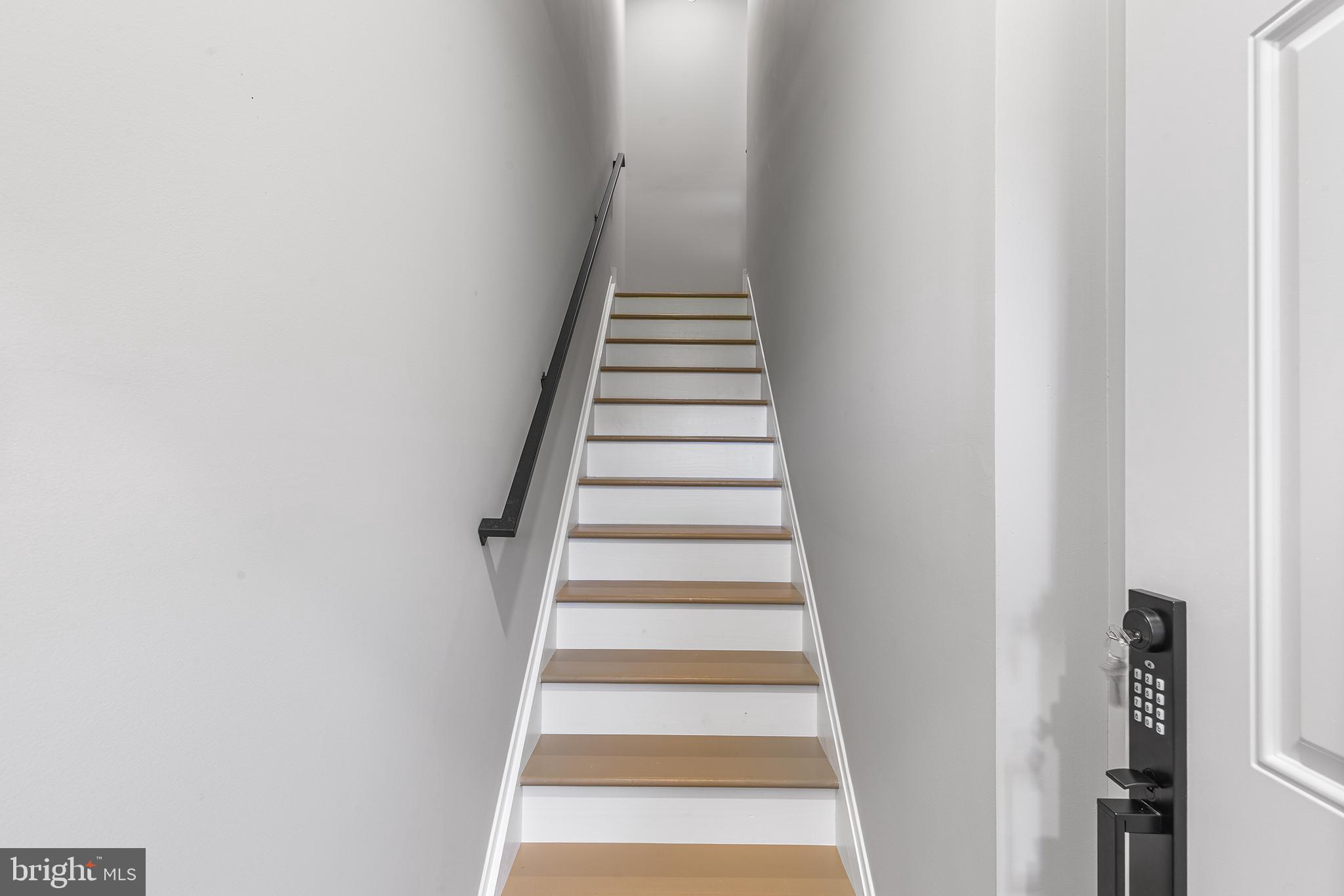 1413 North 8th Street Philadelphia, PA 19122 - Photo 12 of 44 a view of entryway