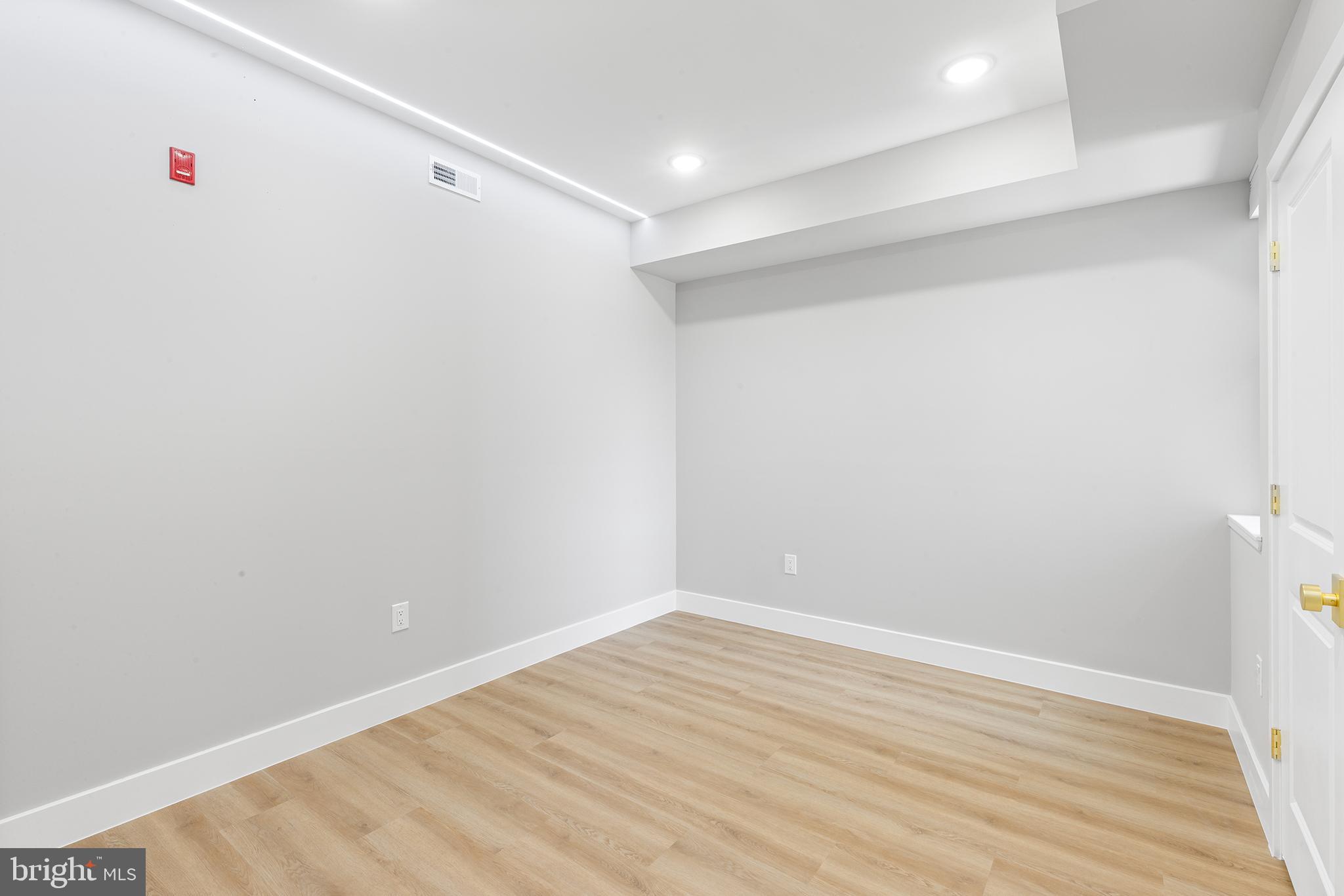 1413 North 8th Street Philadelphia, PA 19122 - Photo 20 of 44 a view of an empty room