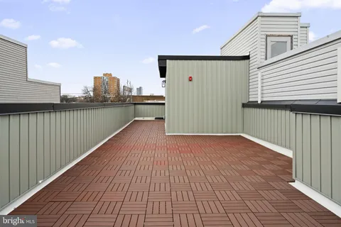 a view of entryway with a front door