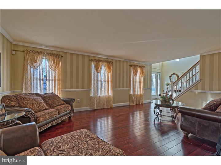 29 Haddock Drive Sewell, NJ 08080 - Photo 4 of 23 Living Room