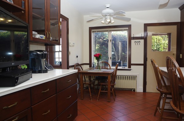 228 Dean Road Brookline, MA 02445 - Photo 4 of 24
