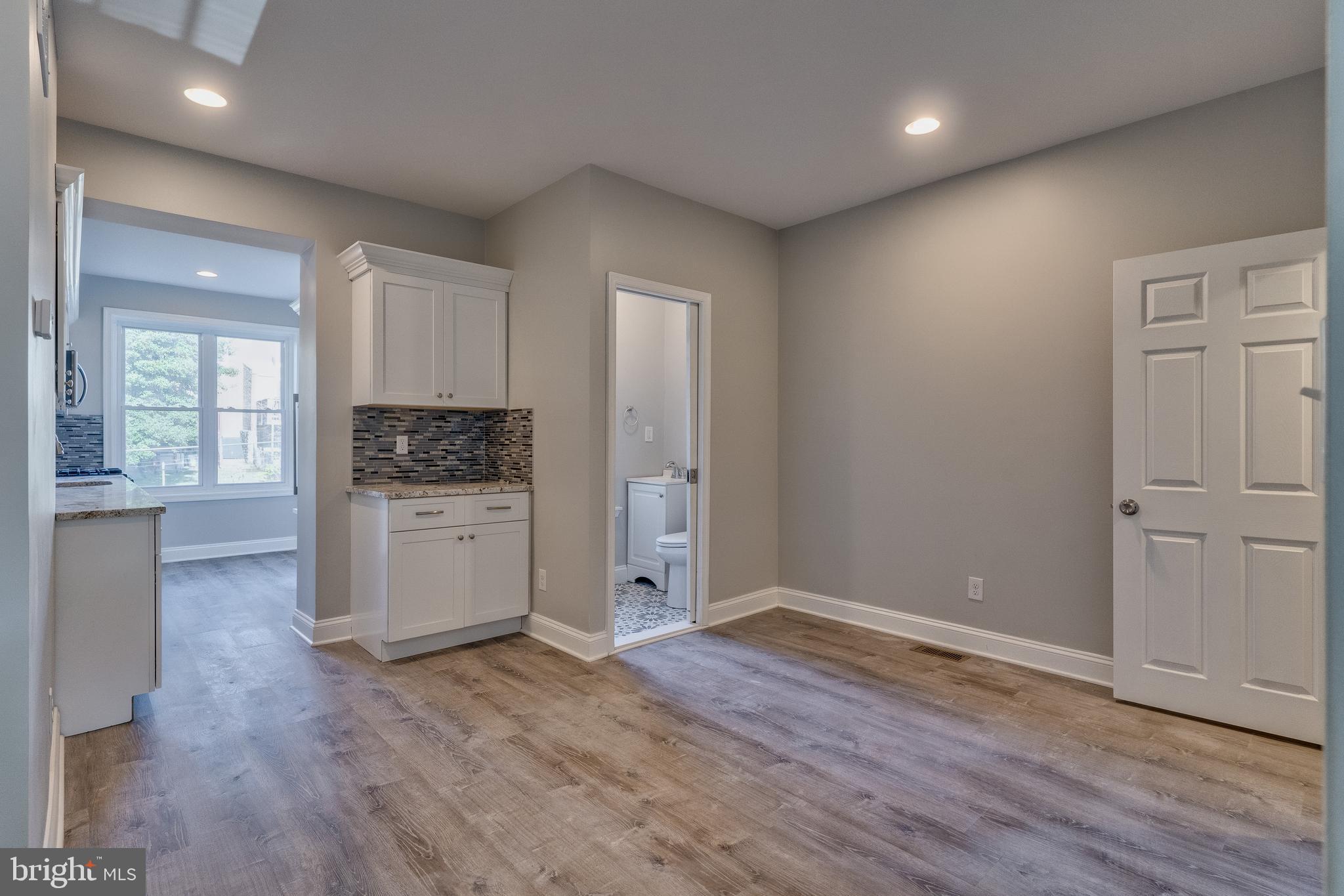 438 Ripka Street Philadelphia, PA 19128 - Photo 4 of 21