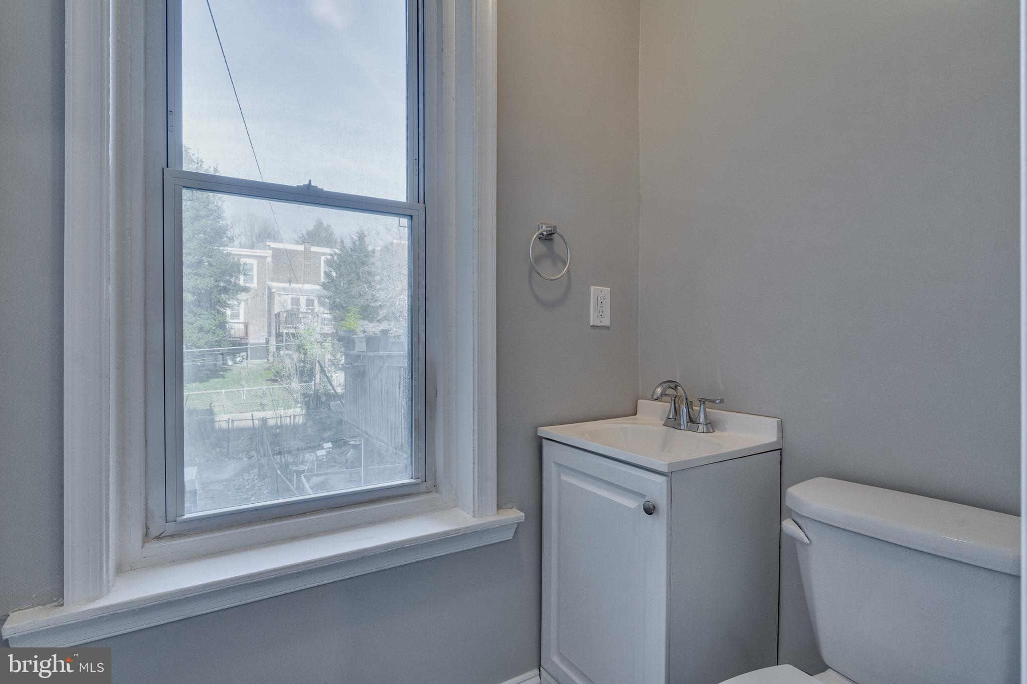 438 Ripka Street Philadelphia, PA 19128 - Photo 7 of 21