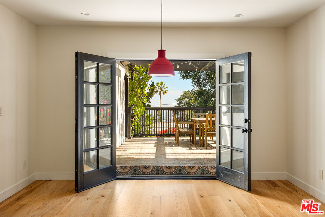 956 Parkman Street Altadena, CA 91001 - Photo 9 of 30