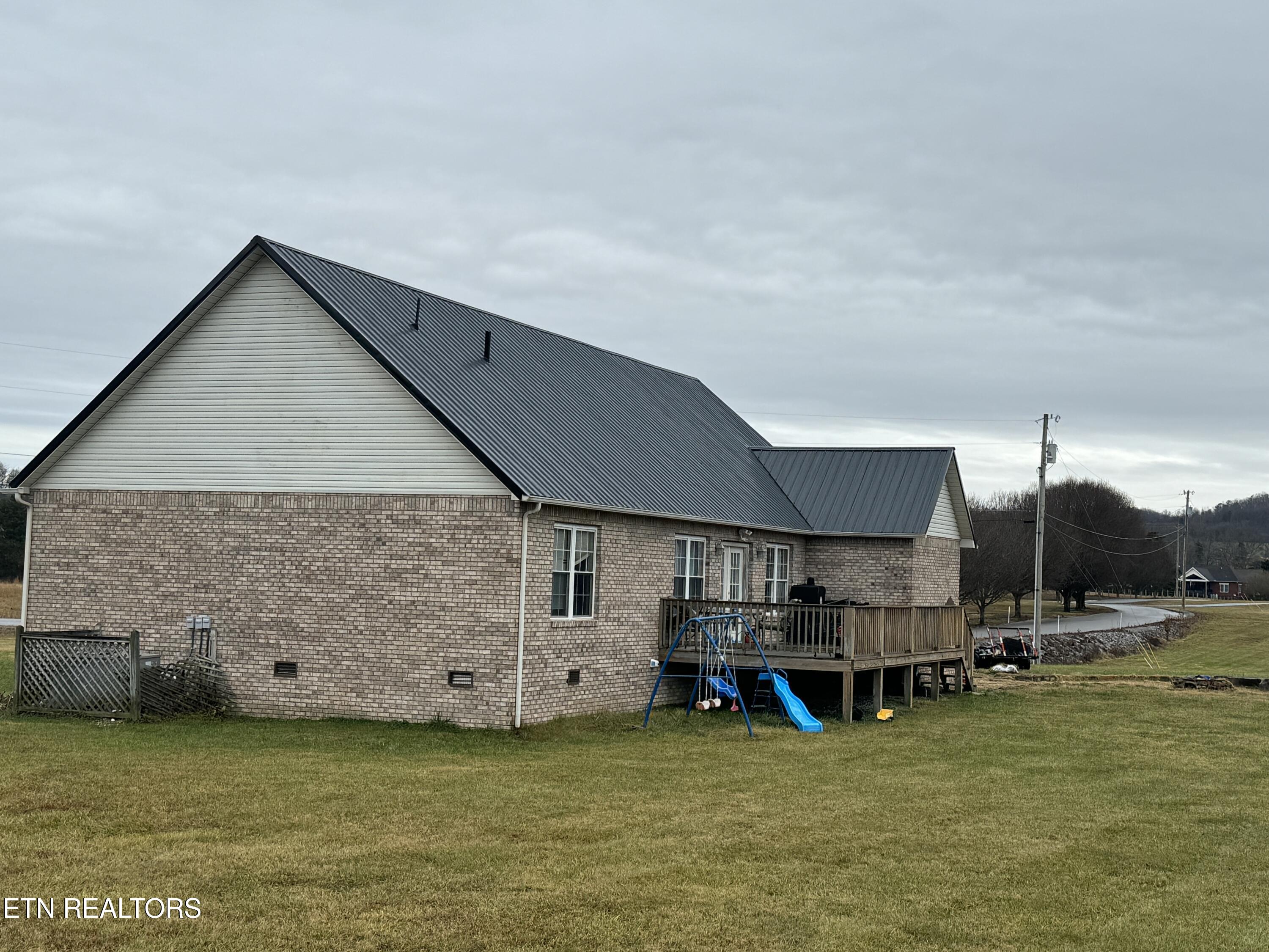 134 Julia Lane Speedwell, TN 37870 - Photo 2 of 14 IMG_9176
