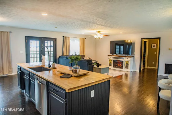 $369,000 | 134 Julia Lane, Speedwell, TN 37870