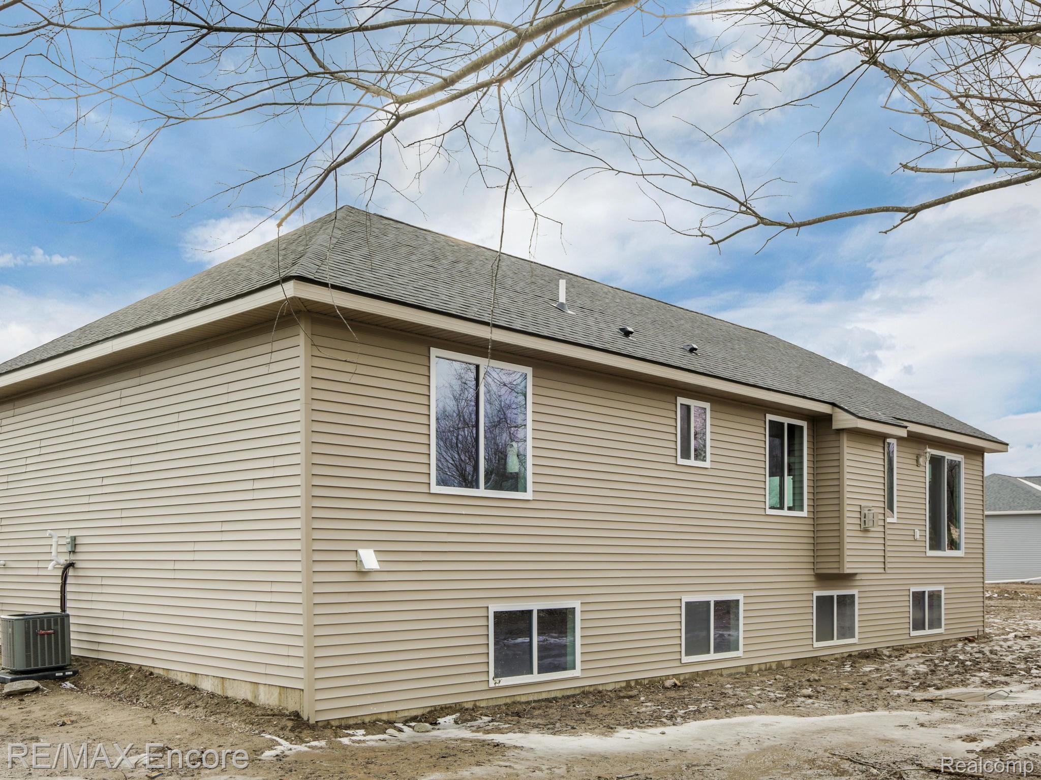 2460 Bull Run Road Oxford, MI 48371 - Photo 3 of 25 2460 Bull Run Rd Oxford MI-025-023-2460 Bull Run Road Oxford025-MLS_Size.jpg