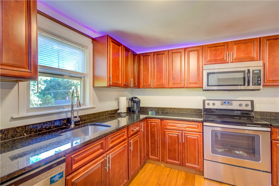 3214 Post Road Warwick, RI 02886 - Photo 11 of 50