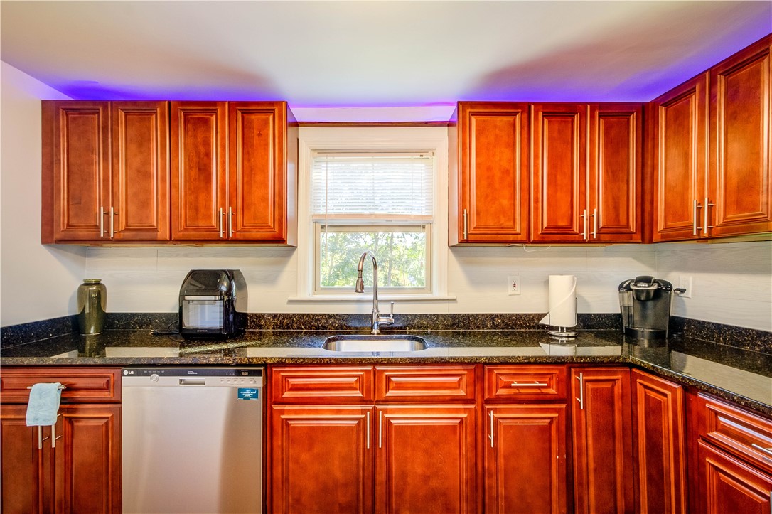 3214 Post Road Warwick, RI 02886 - Photo 9 of 50