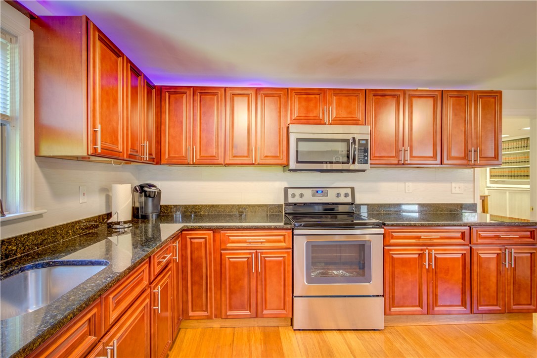 3214 Post Road Warwick, RI 02886 - Photo 10 of 50