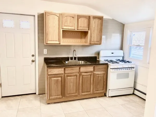 $1,700 | 24 Obrien Court, Bayonne, NJ 07002