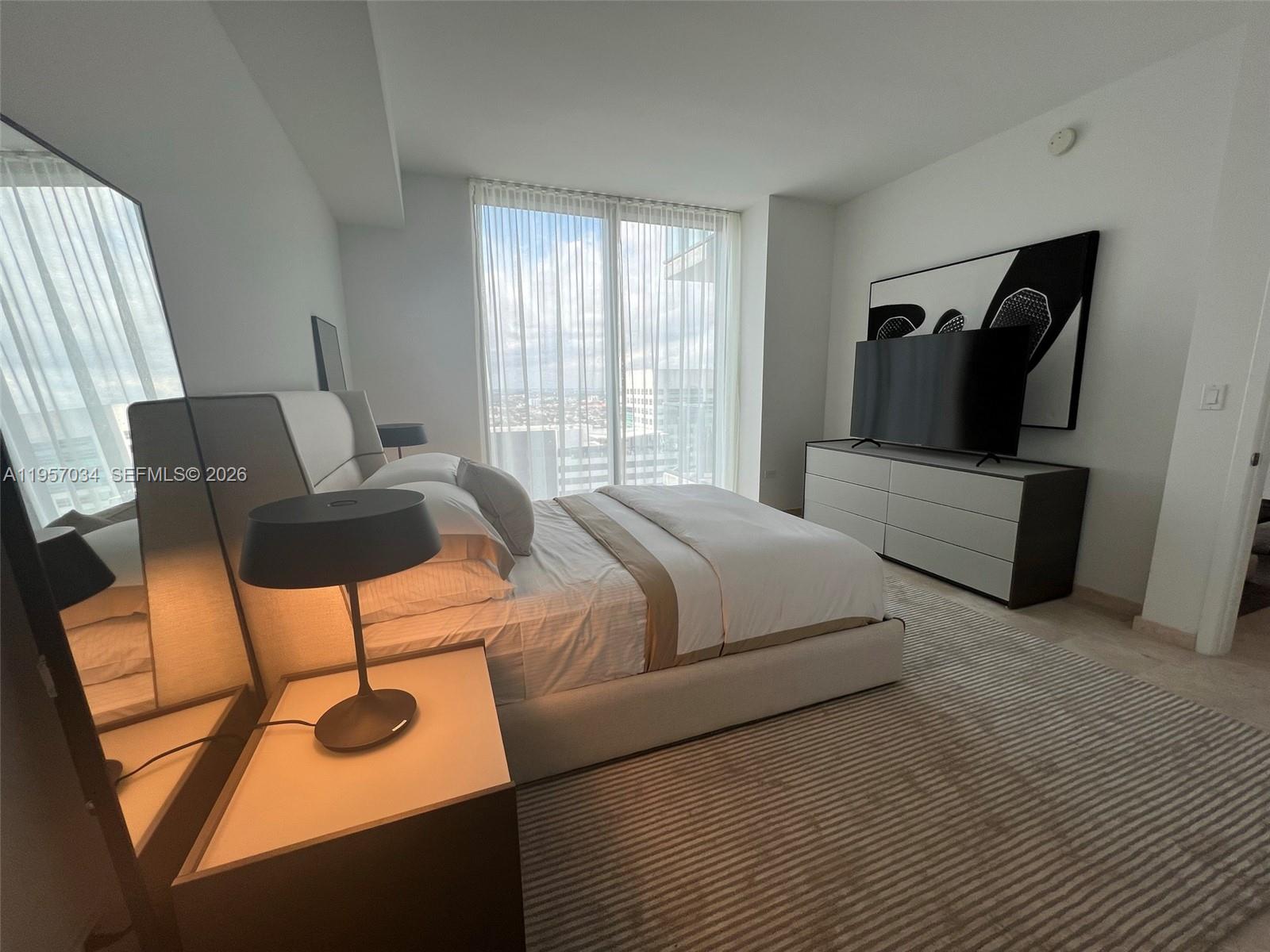 88 Southwest 7th Street, Unit 2404 Miami, FL 33130 - Photo 6 of 24