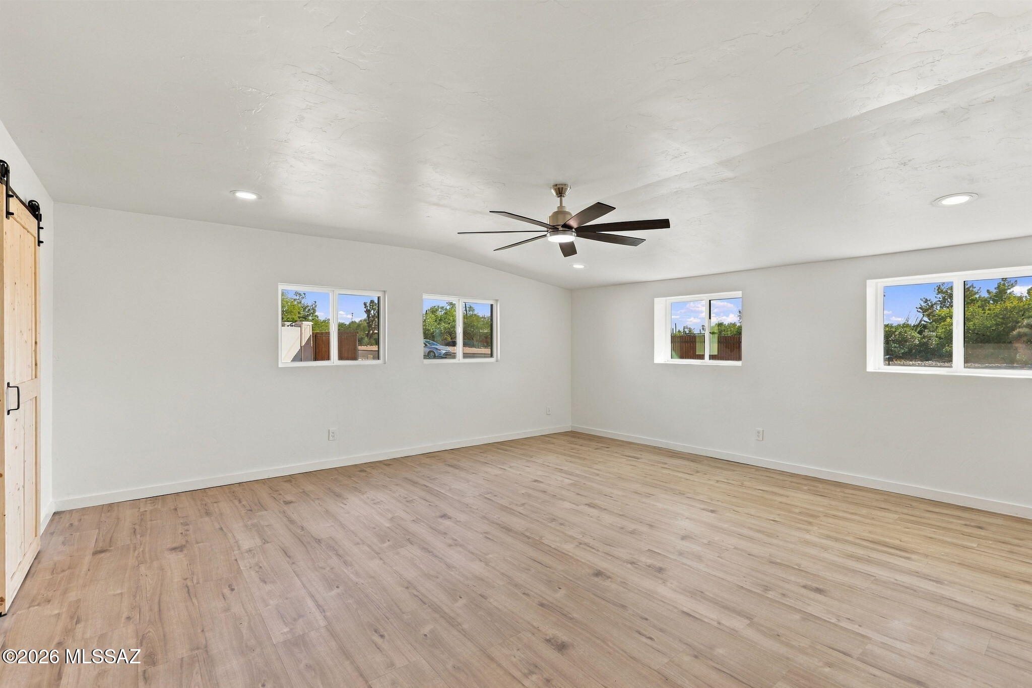 950 West Ina Road Tucson, AZ 85704 - Photo 18 of 50 Main Residence - Master suite - 1