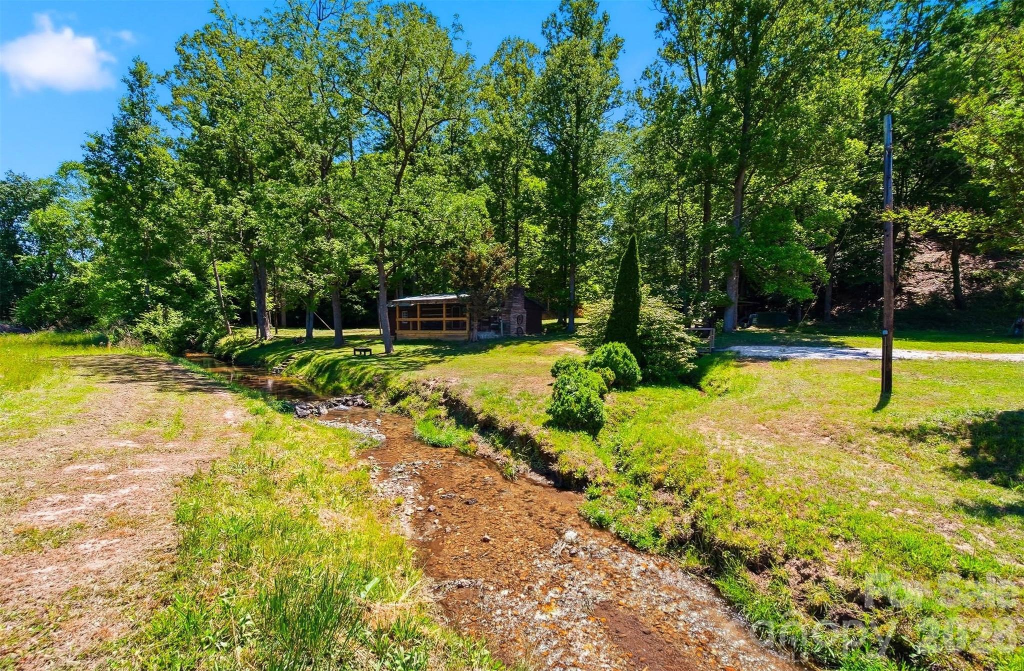 2967 Roby Martin Road Lenoir, NC 28645 - Photo 10 of 31