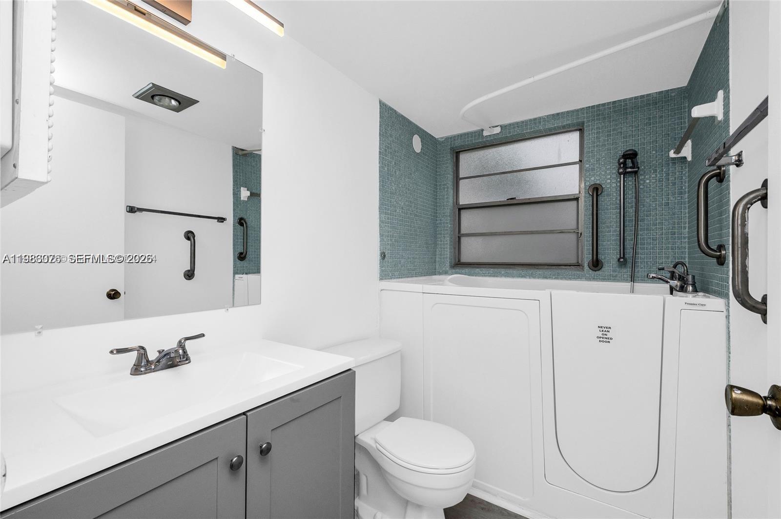 257 Fanshaw G, Unit 257 Boca Raton, FL 33434 - Photo 6 of 17