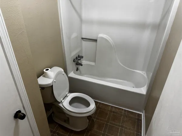 $1,000 | 8210 Kipling Street, Unit B, Pensacola, FL 32514
